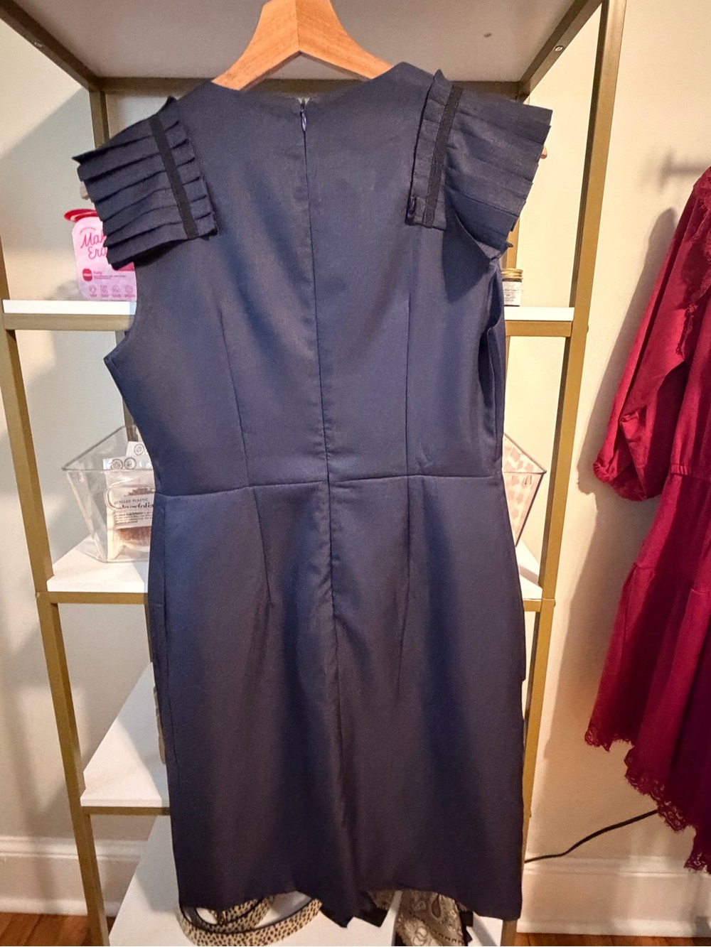 Beulah Navy Pleated V-Neck Sheath Dresses NWT - Picture 6 of 6